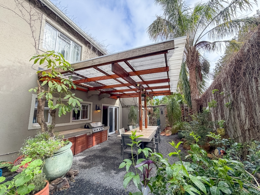 4 Bedroom Property for Sale in Bantry Bay Western Cape